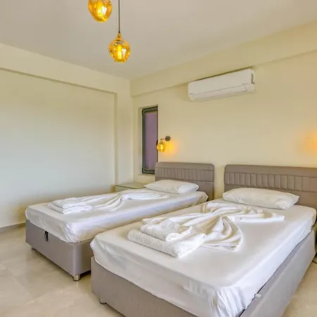 Cukurbag Koeyue Doga Manzarali Poeta *